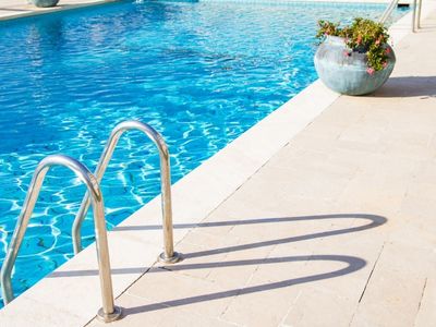 pool railing feature